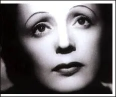 1944 : dith  30 ans. Elle prend en charge un jeune dbutant, de son rpertoire jusqu' sa garde-robe. De qui s'agit-il ?