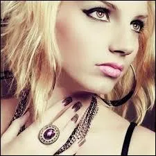 Et comment celle-ci s'appelle-t-elle ?