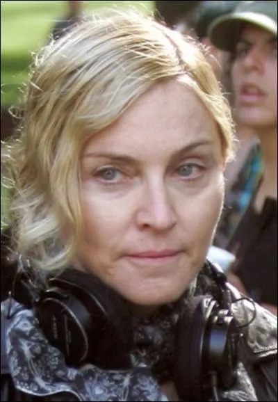 Dites bonjour  notre Queen of Pop ...