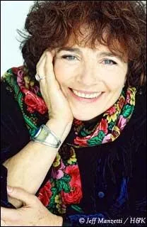 Comment s'appelle cette artiste, ralisatrice entre autres de  Trois hommes et un couffin  ?