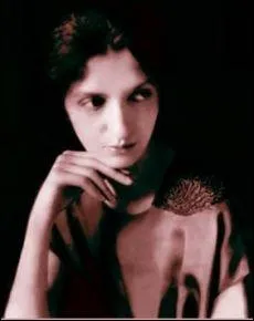 Qui est cette grande pianiste d'origine juive roumaine, mozartienne accomplie, morte prmaturment d'une maladie chronique en 1960 ?