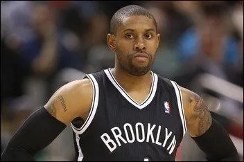 Qui est ce joueur des Nets ?