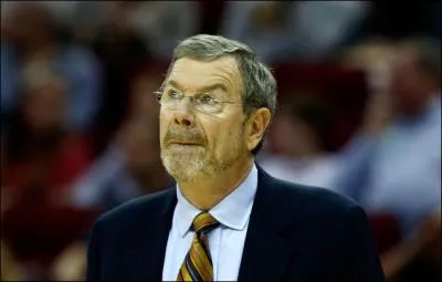 Qui est le coach des Nets ?