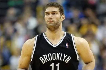 Qui est ce joueur des Nets ?