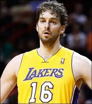Qui est ce joueur des Lakers ?
