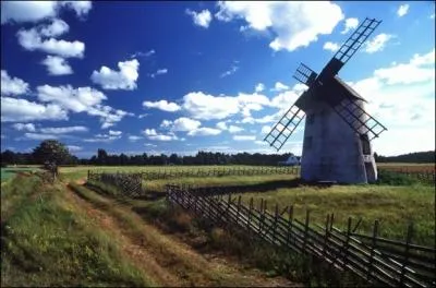 La Sude est le plus peupl des tats scandinaves. Combien d'habitants rassemble ce pays ?