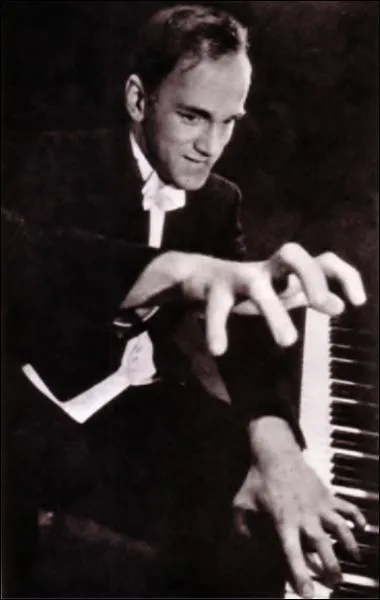 Quel est ce pianiste russe gnial, grand beethovnien et peintre subtil ?