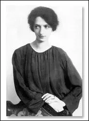 Quelle est cette pianiste d'origine roumaine, grande mozartienne, morte en Suisse en 1960 d'une maladie chronique ?