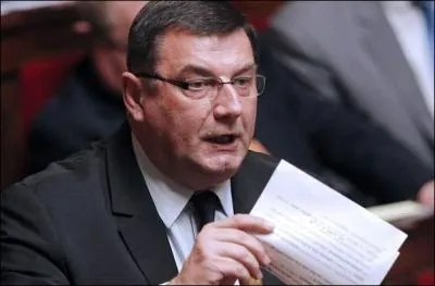 Ce mdaill olympique et ancien ministre de la Jeunesse, des sports et de la vie associative se prnomme ... .