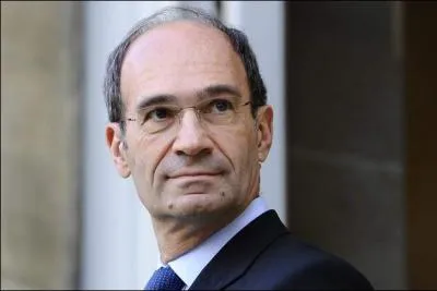 Il estmis en examenpourtrafic d'influencepassif, et pourreceldefinancement illicite de parti politique et se prnomme ...