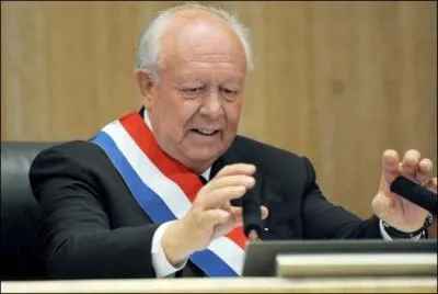 Ce marseillais a t ministre de l'Amnagement du territoire, de la Ville et de l'Intgration se prnomme