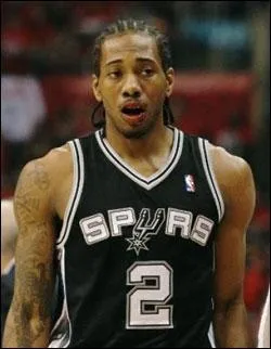 Qui est ce joueur des Spurs ?