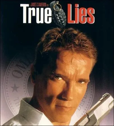 Aprs  Attention, une femme peut en cacher une autre , elle retrouve Eddy Mitchell dans ce film o elle se fait espionner  son insu :