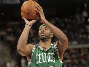 Qui est ce joueur des Celtics ?