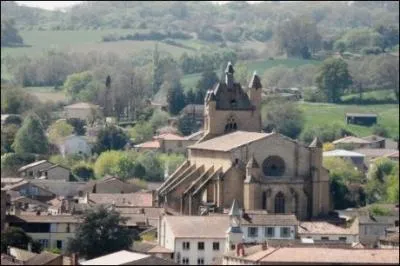 Votre ami Jean-Claude vous a envoy une carte de Mirande o il vient d'emmnager, dans quel dpartement vit votre ami ?