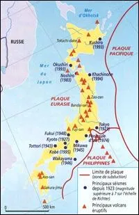 Son importante activit sismique est due  sa situation au carrefour de plusieurs... en mouvement.