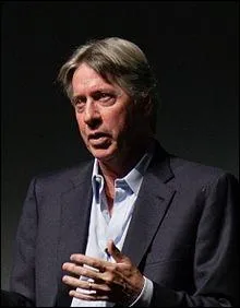 Quel ralisateur a pour compositeur de musique attitr l'amricain Alan Silvestri ?