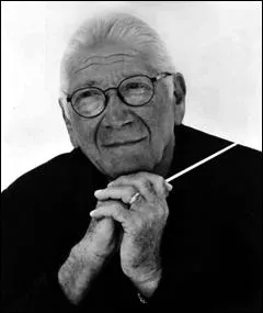 Comment s'intitule l'album tir du film du mme nom dans lequel Jerry Goldsmith a, le premier, intgr des notes de synthtiseur  sa bande originale ?