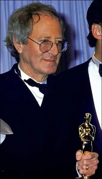 A qui John Barry a-t-il ddi l'oscar remport en 1991 pour son travail sur la bande originale de  Danse avec les loups  ?