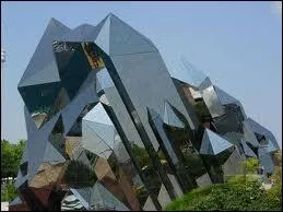 Avril : Un grand merci à cet homme politique disparu le 11 de ce mois pour la création du parc du Futuroscope.