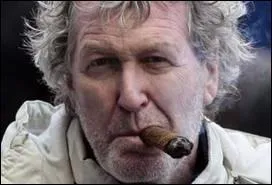 Juillet : De quel grand club de football français l'homme d'affaires suisse d'origine française Robert Louis-Dreyfus était actionnaire principal ?