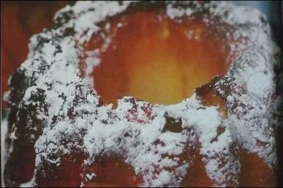 Dans l'Aveyron, et selon la tradition, on sert des fraises venant de Saint-Genis-d'Olt, avec un massepain qui porte aussi le nom de :