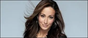 Quelle chanson est chante par Kenza Farah ?