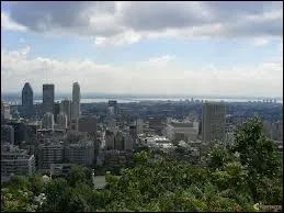 Ce havre de paix, en plein coeur de la ville, comporte 3 sommets : La grosse montagne, l'Outremont et la petite montagne. Comment appellait-on, sous le rgime franais, le sommet Outremont ?