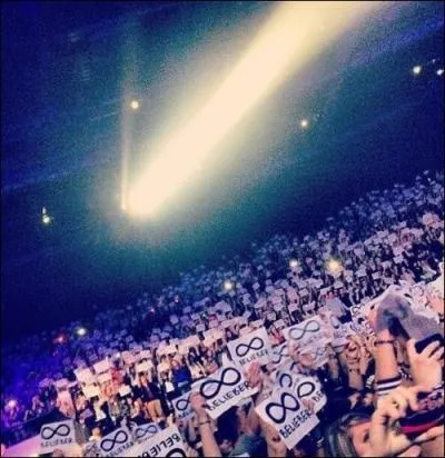 Comment appelle-t-il ses fans ?