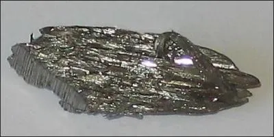 Le thorium, lment chimique et mtal, est utilis pour la ralisation d'lectrodes, de cathodes, de verres optiques et semble prometteur pour des applications en nergie nuclaire. Mais quelle figure mythologique a donn son nom  cet lment ?