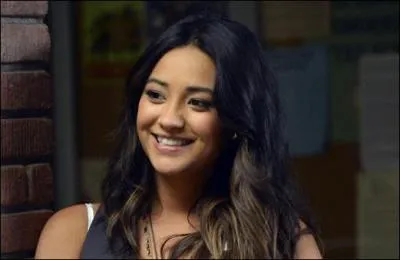 Qui est cette charmante jeune fille ?