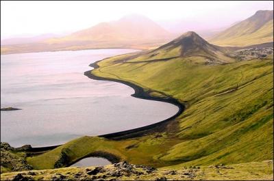 Le nom de l'Islande s'crit  sland  dans ce pays de Scandinavie. Que signifie t-il ?