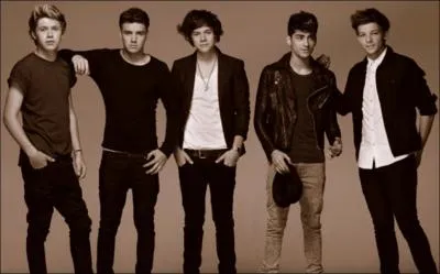 Qui s'est teint les cheveux en rouge ?