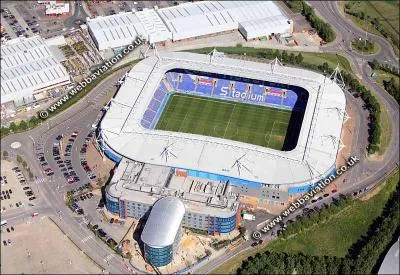 A quel club appartient le Madejski Stadium ?