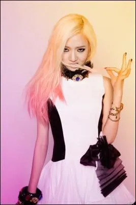 Quelle chanteuse principale est ne le 3 septembre 1993 ?