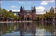 Aprs une dcennie de travaux, quel important muse d'Amsterdam a rouvert ses portes  la mi-avril 2013 ?