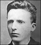 Comment se prnommait le frre marchand d'art de Vincent Van Gogh, peintre auquel la ville consacre un muse entier ?