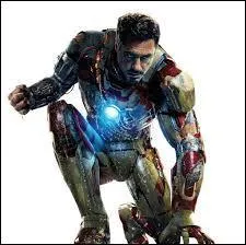 Comment s'appelle le personnage que joue Robert Downey Jr ?