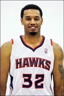 Qui est ce joueur des Hawks ?