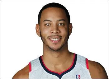 Qui est ce joueur des Hawks ?