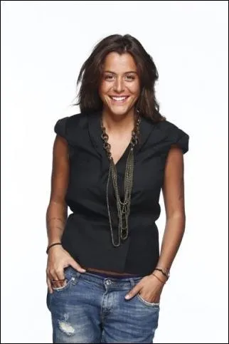 Elle joue si bien la comdie... Vous savez que c'est...