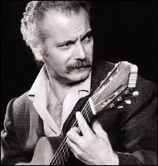 Brassens chantait :  Elle est  toi cette chanson, toi l'Auvergnat qui sans faons...