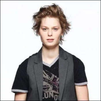 Comment s'appelle cette personne ?