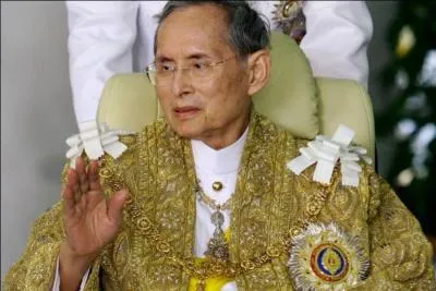 A quelle date Bhumibol Adulyadej a t-il t couronn roi du pays, poste qu'il occupe toujours actuellement ?
