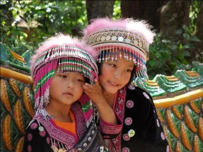 Combien d'habitants la Thalande compte-elle actuellement ?