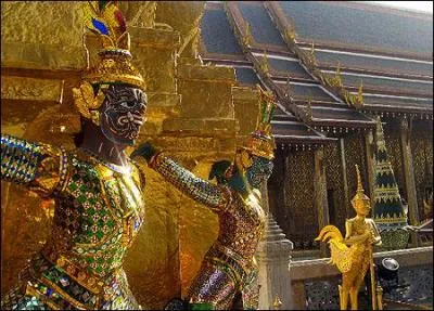 En quelle anne la rvolution mettant fin  la monarchie absolue en Thalande s'est-elle droule ?