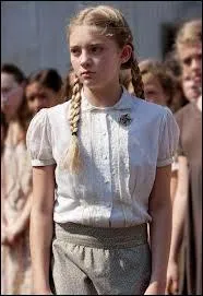 Quel est le prnom de cette fille choisie mais qui n'est pas aller aux Hunger Games ?