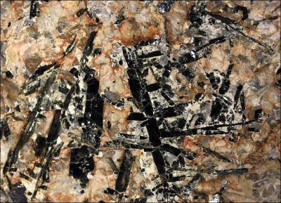 Quelle est cette roche magmatique à grands cristaux dont la décomposition fournit la kaolin ?