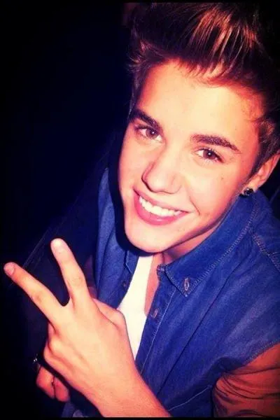 Compltez les paroles. . '' Across the ocean, across the sea. . ''