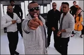 Compltez  J'suis sr que l'amour t'a rendu myope, au lieu de le porter  ta mre tu le portes  une ... . .  .